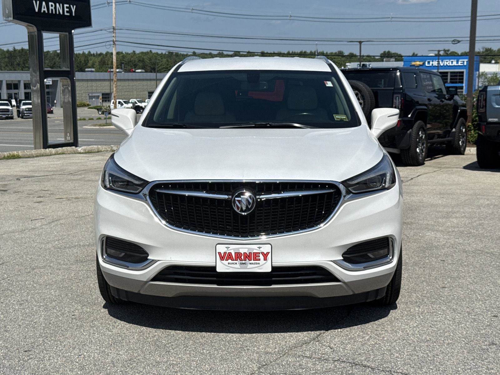 Used 2020 Buick Enclave Essence w/ Sound and Sites Package image 2