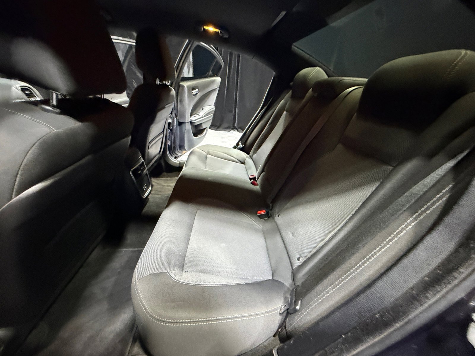 Used 2016 Dodge Charger SE image 17