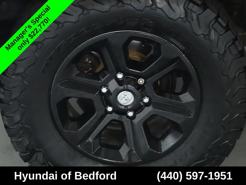 Used 2016 Toyota 4Runner SR5 AWD/4WD image 13