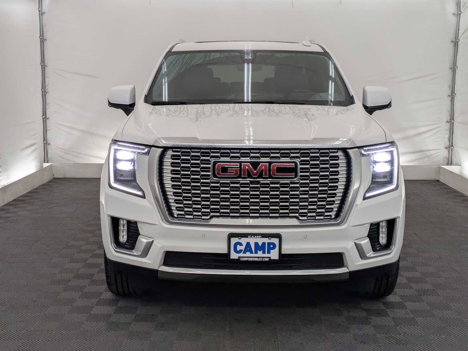 Used 2021 GMC Yukon XL Denali w/ Denali Premium Package image 10