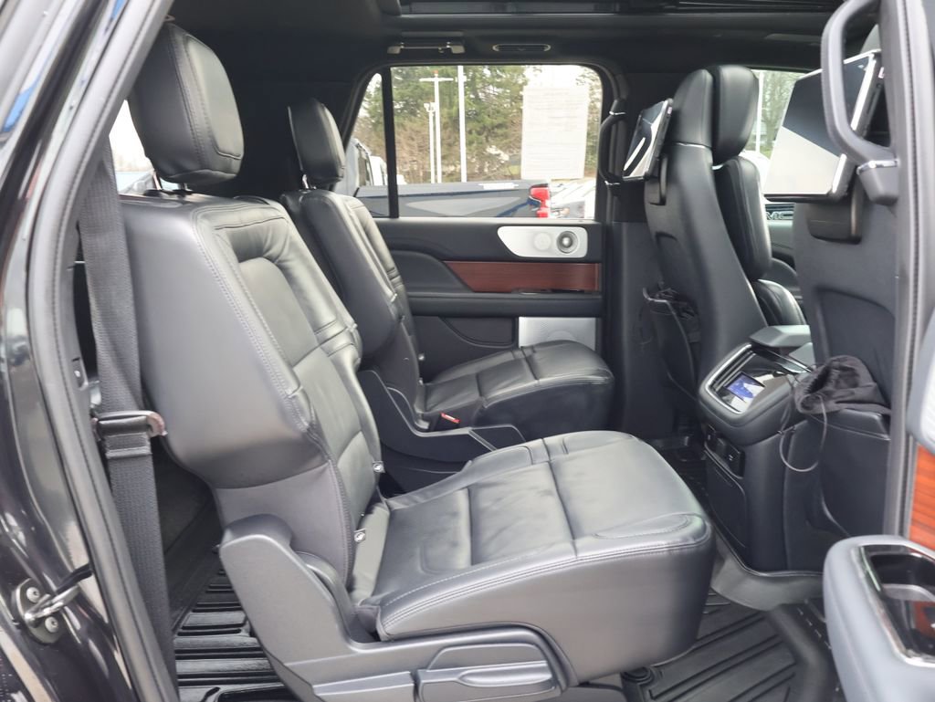 Used 2022 Lincoln Navigator L Reserve image 38