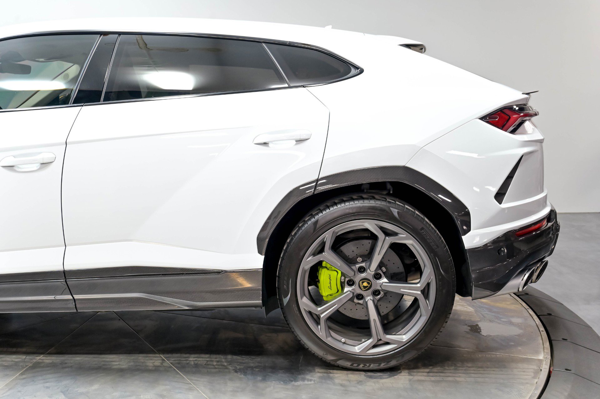 Used 2020 Lamborghini Urus AWD/4WD image 49