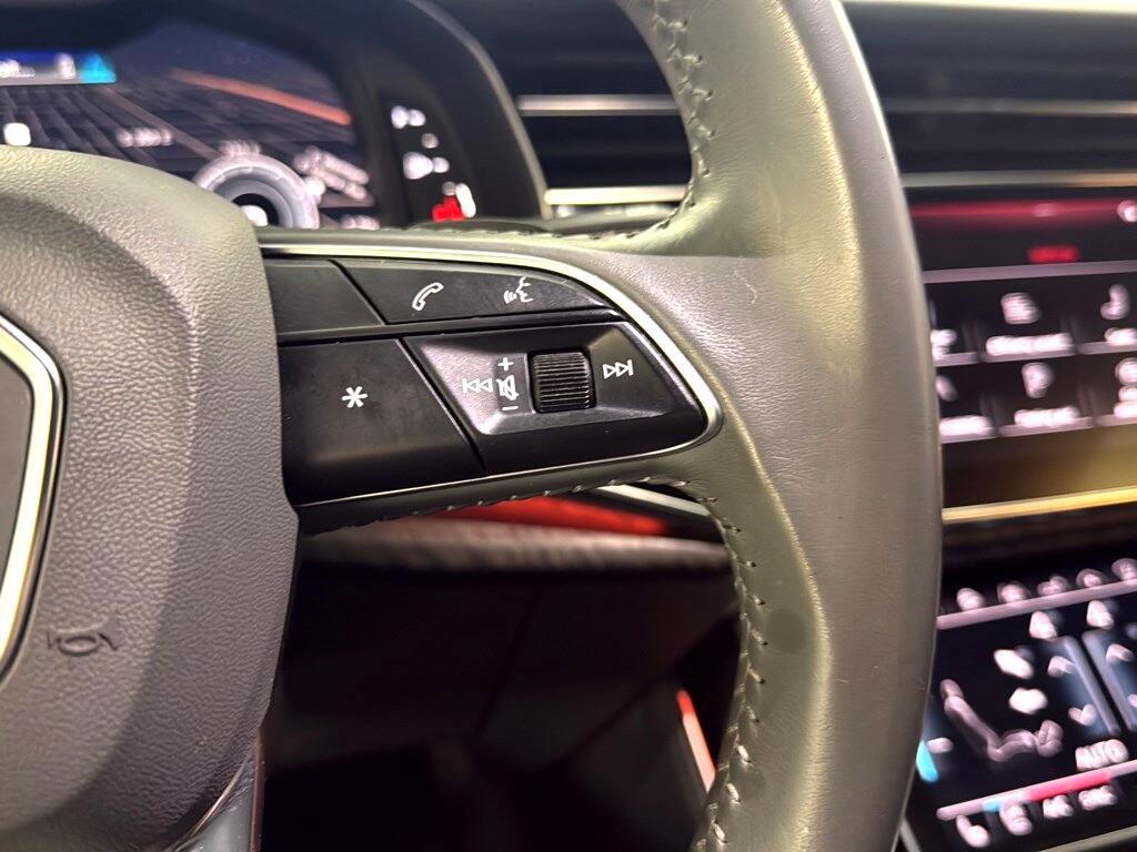 Used 2019 Audi Q8 Prestige image 10