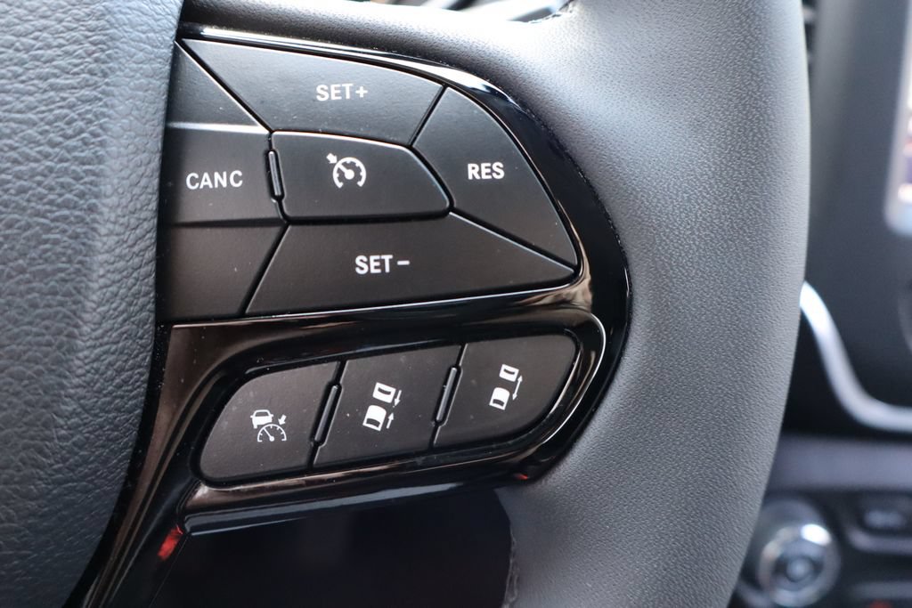 Used 2023 Jeep Cherokee Altitude Lux AWD/4WD image 21