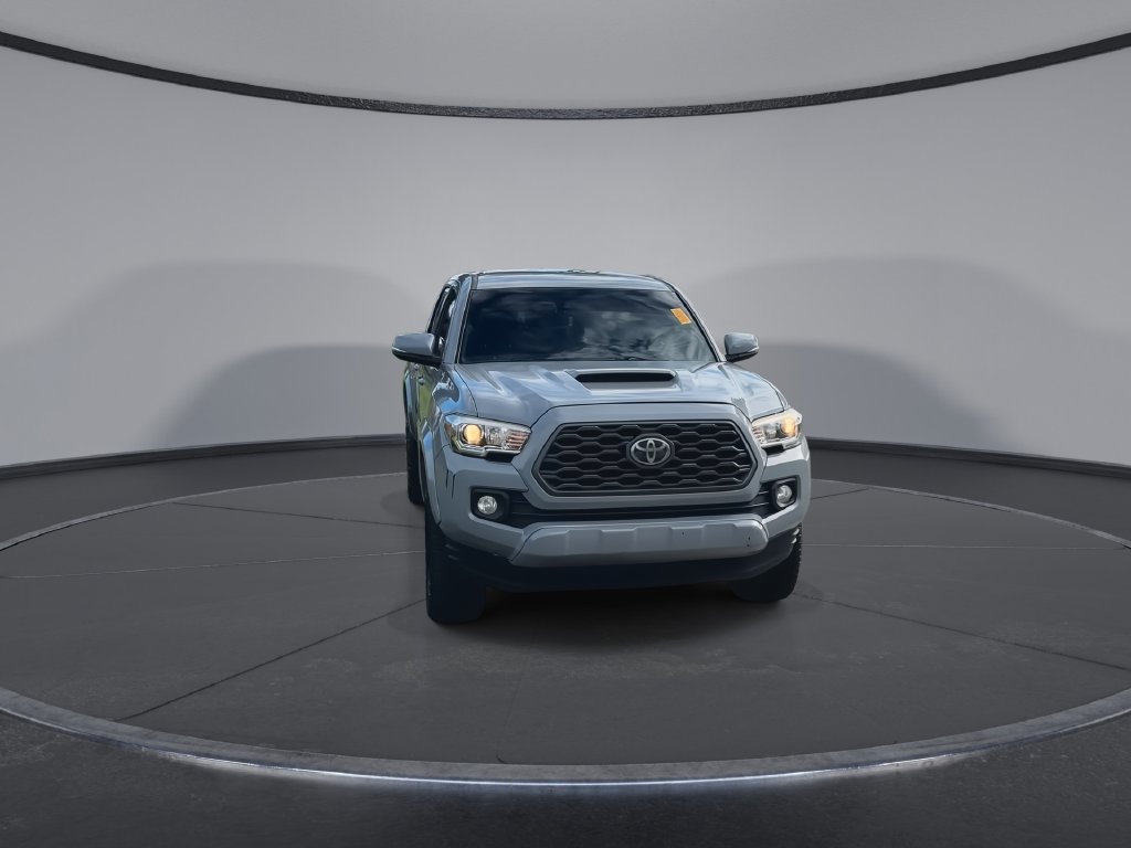 Used 2020 Toyota Tacoma TRD Sport AWD/4WD image 3