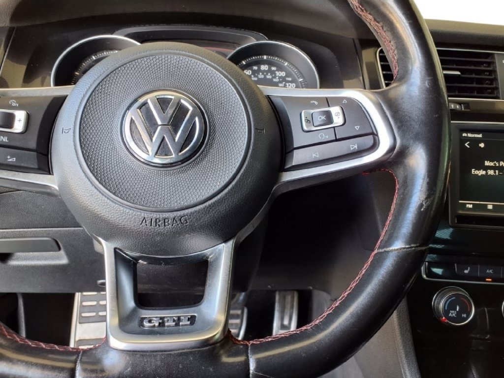 Used 2017 Volkswagen GTI SE FWD image 25