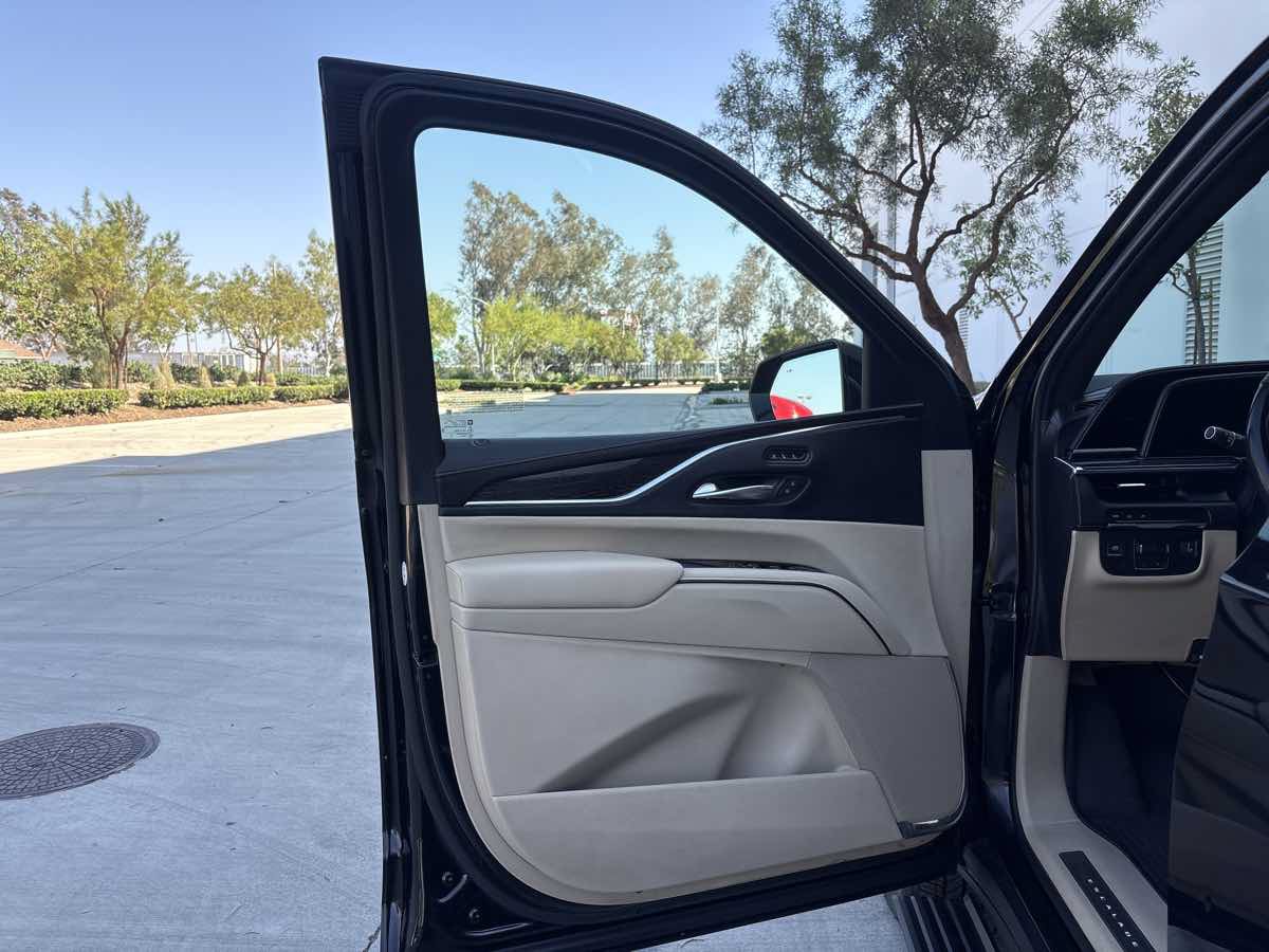 Used 2021 Cadillac Escalade ESV Premium Luxury w/ Driver Assist Tech Package RWD image 24