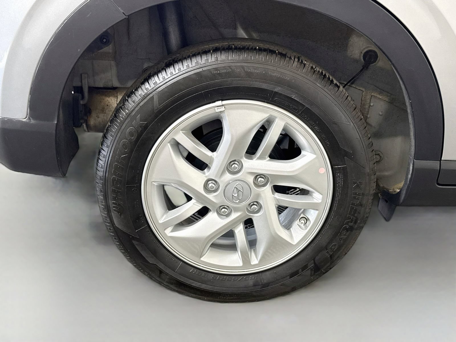 Used 2026 Hyundai Venue SE FWD image 28