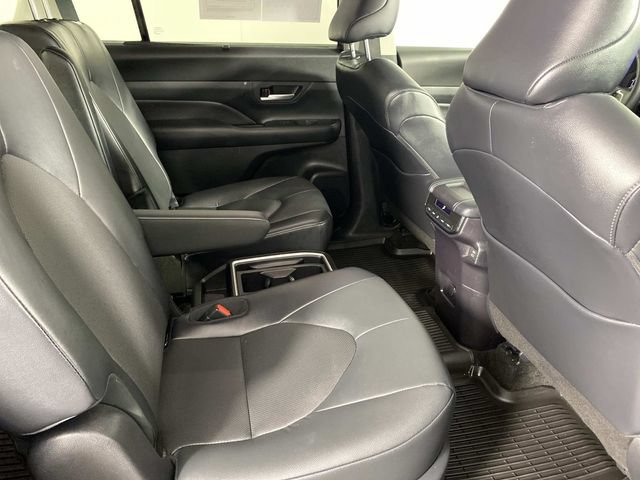 Used 2026 Toyota Grand Highlander AWD image 12