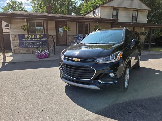 Used 2020 Chevrolet Trax Premier w/ LPO, Cargo Package AWD/4WD image 1