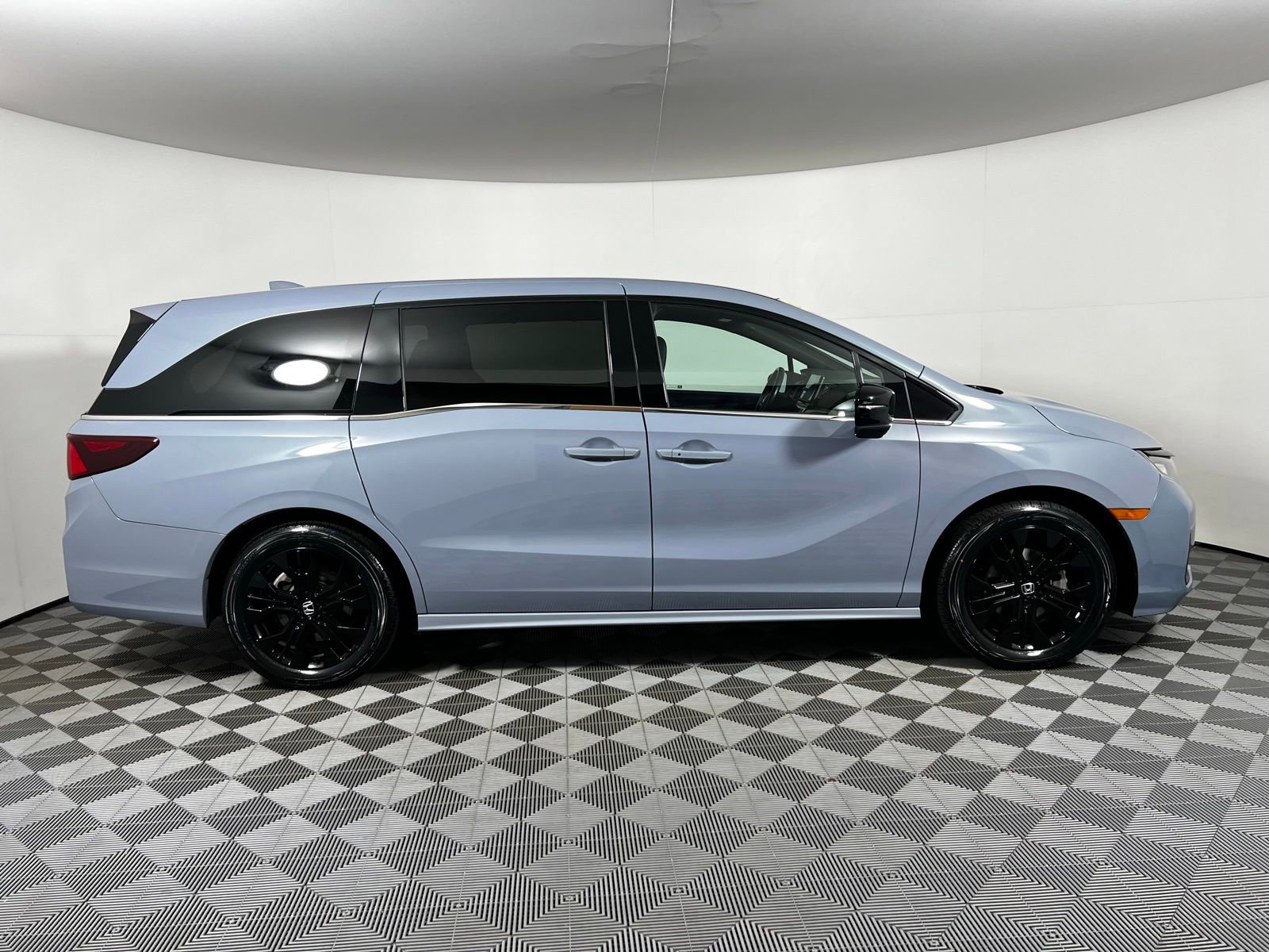 Used 2025 Honda Odyssey Sport-L image 4