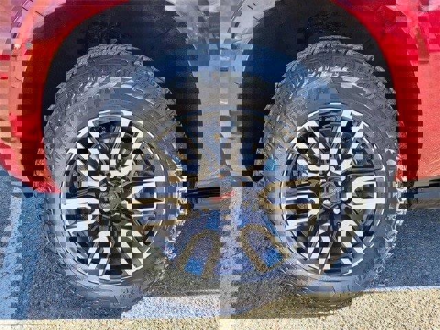 Used 2024 GMC Yukon XL AT4 image 35