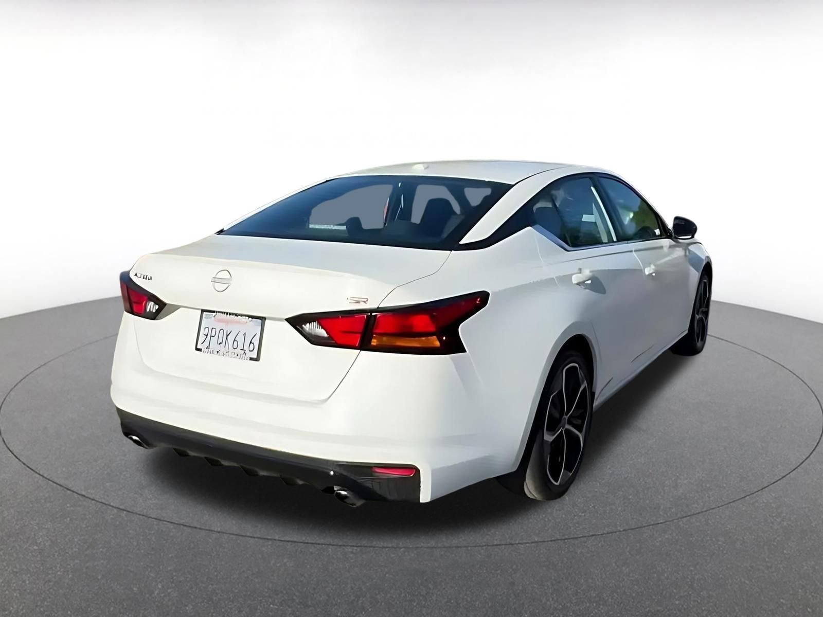 Used 2025 Nissan Altima 2.5 SR image 9