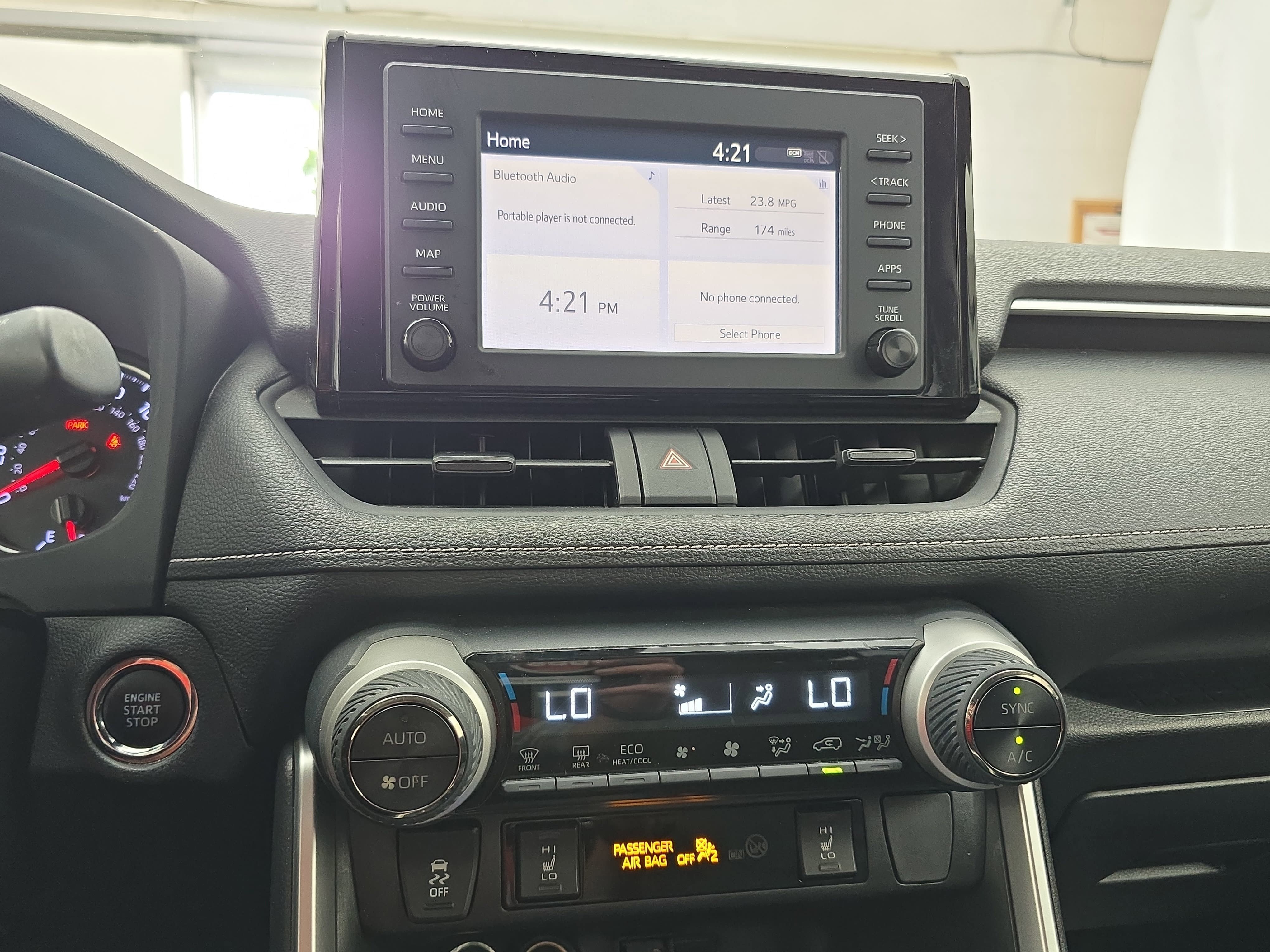 Used 2019 Toyota RAV4 XLE FWD image 20