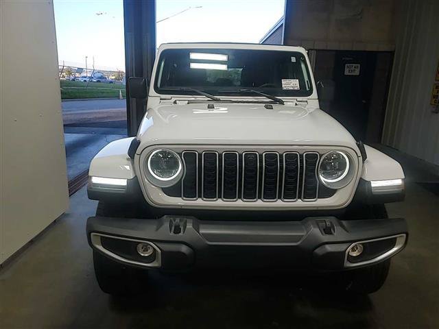 Used 2025 Jeep Wrangler Unlimited Sahara w/ Safety Group AWD/4WD image 3