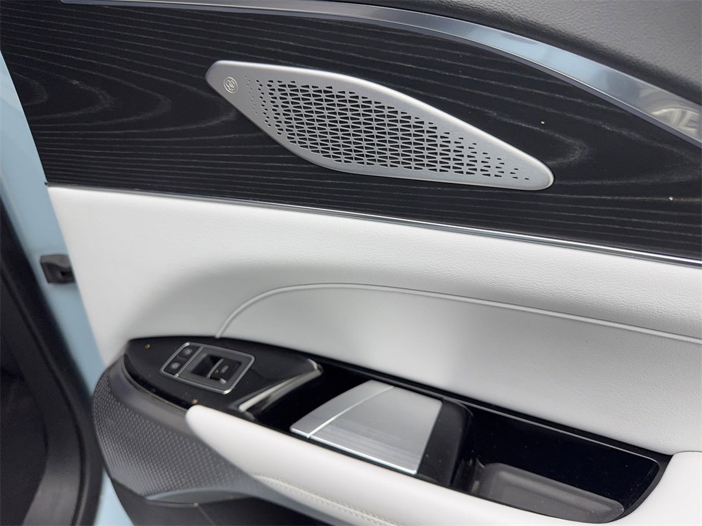 Used 2024 Cadillac Lyriq Luxury image 43