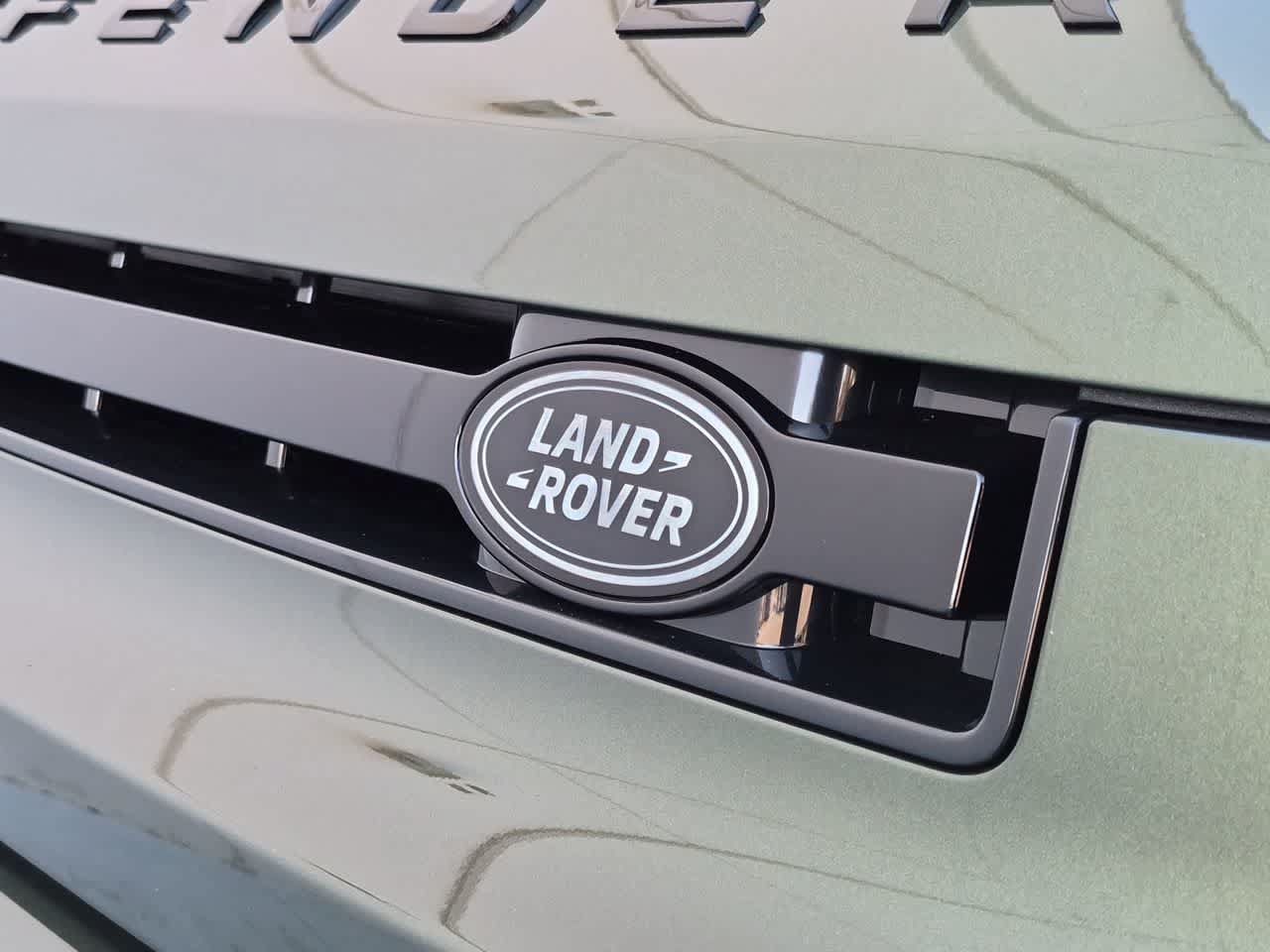 New 2026 Land Rover Defender 110 X-Dynamic SE AWD/4WD image 12