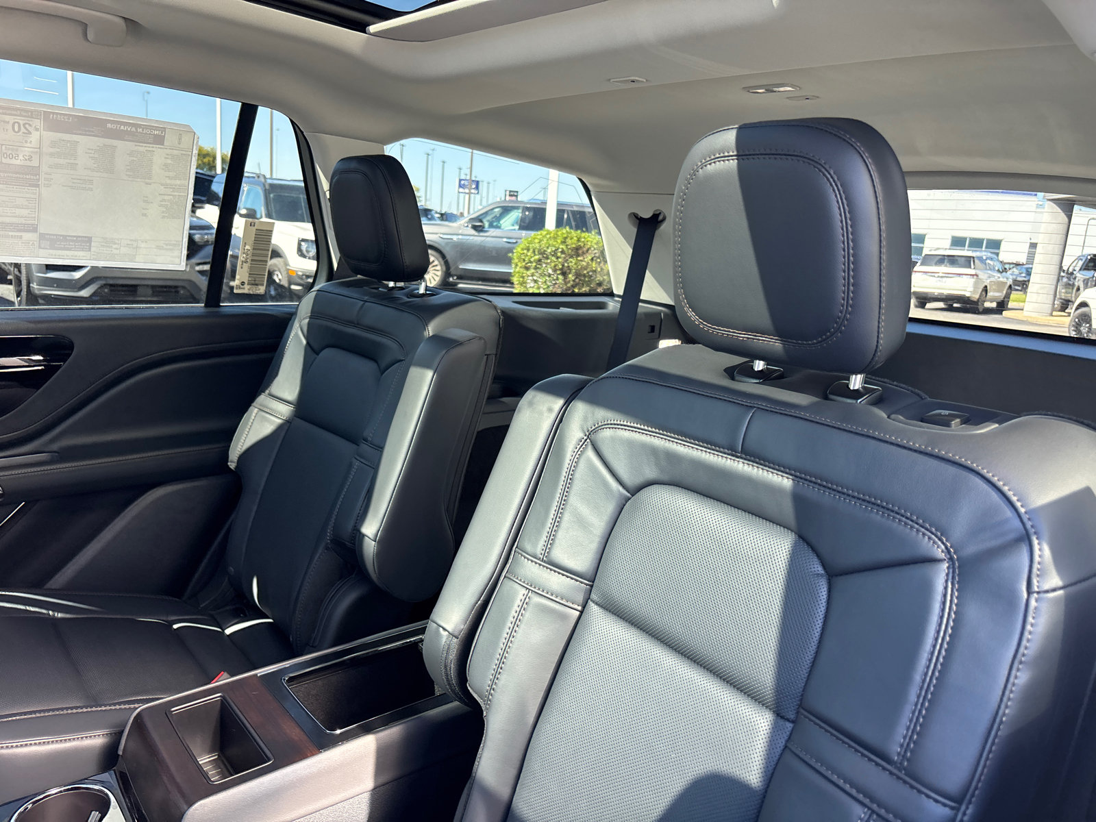 New 2026 Lincoln Aviator Reserve w/ Jet Appearance Package AWD/4WD image 24