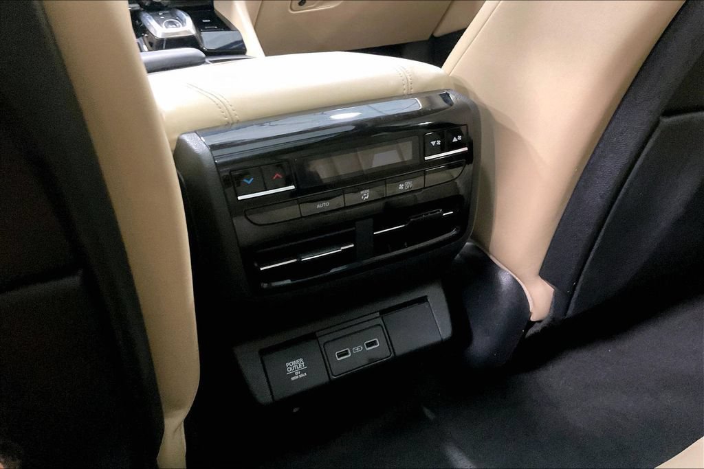 Used 2023 Acura MDX w/ Technology Package AWD/4WD image 11