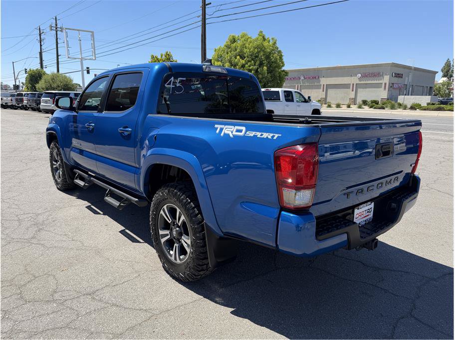 Used 2017 Toyota Tacoma TRD Sport w/ Tow Package RWD image 15