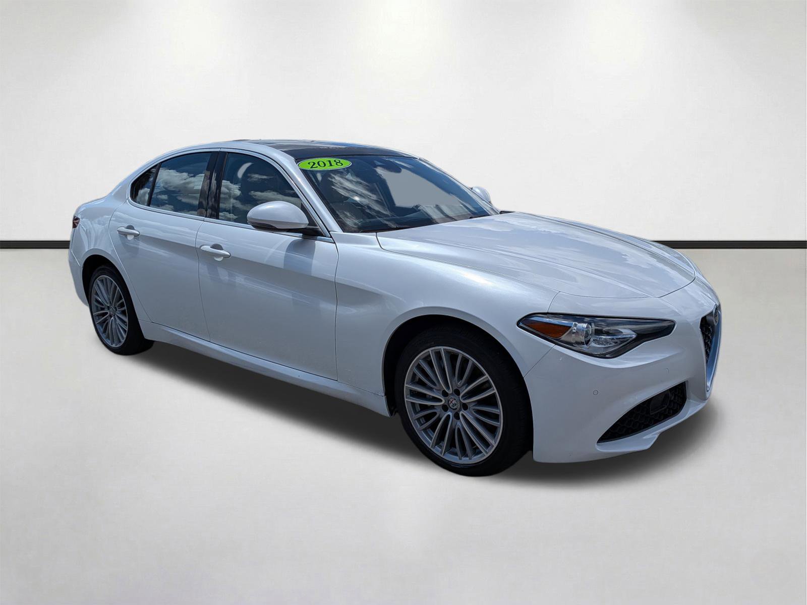 Used 2018 Alfa Romeo Giulia Ti w/ Quick Order Package 22X Lusso image 2