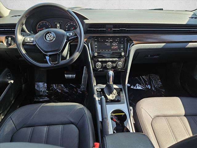 Used 2020 Volkswagen Passat 2.0T SEL FWD image 17