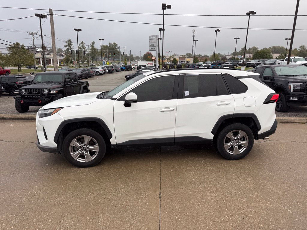 Used 2022 Toyota RAV4 XLE w/ Convenience Package FWD image 9