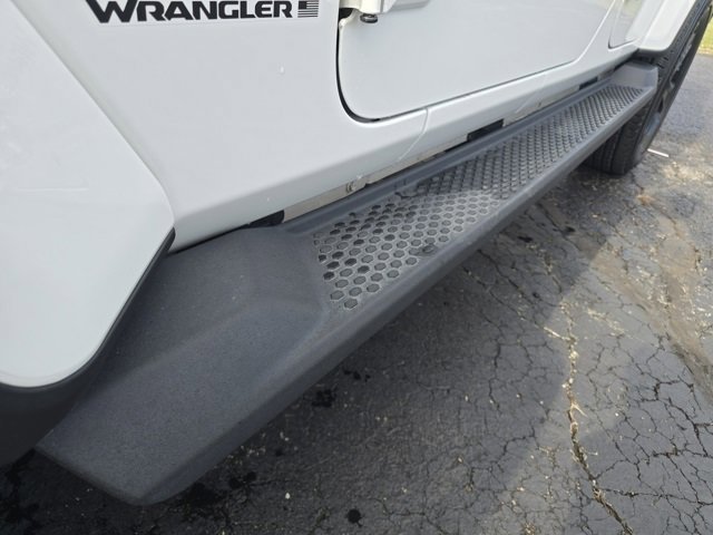 Used 2023 Jeep Wrangler Altitude image 24