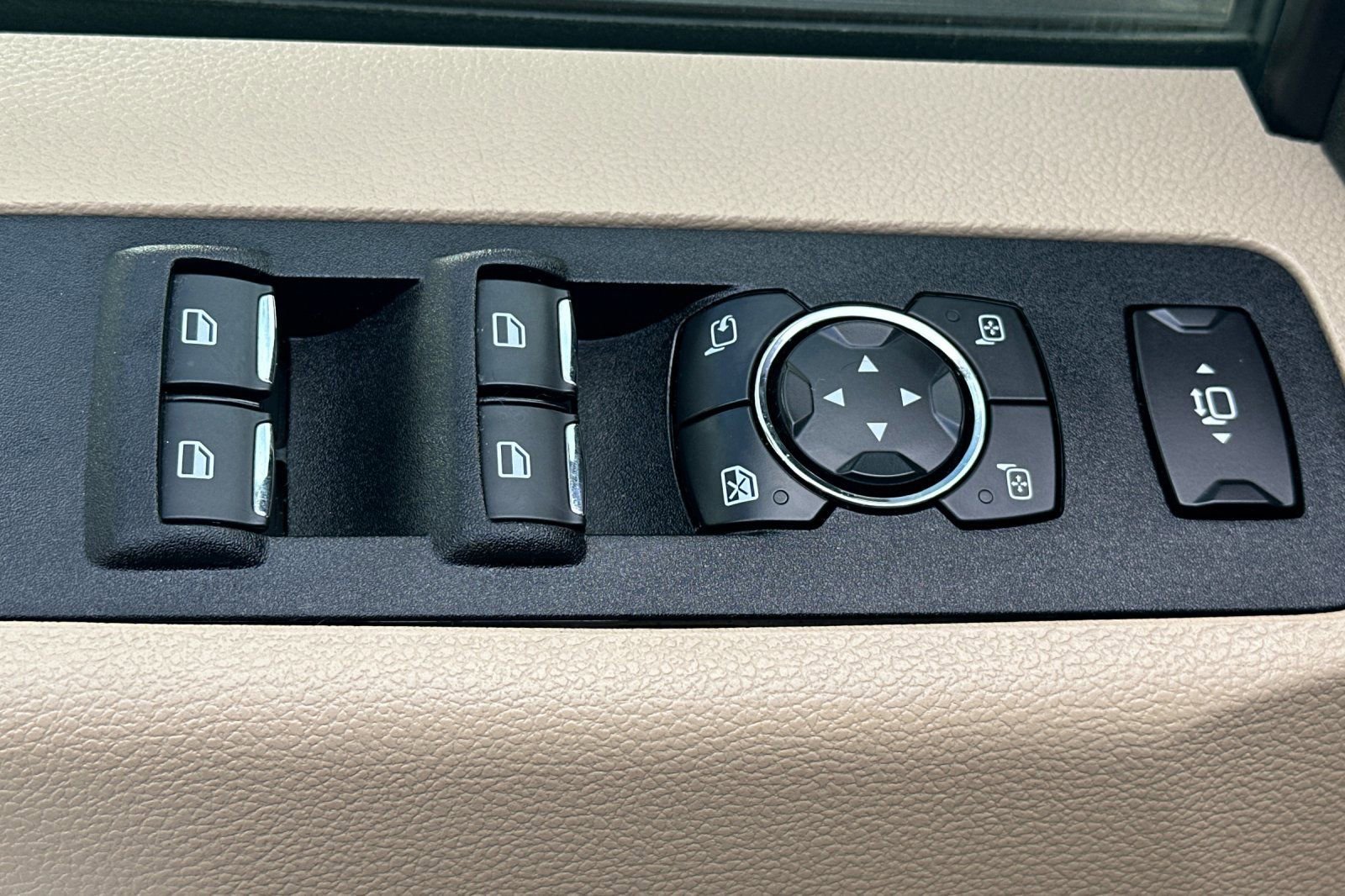 Used 2020 Ford F250 Lariat w/ Lariat Ultimate Package image 11