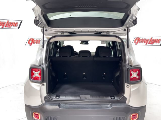 Used 2021 Jeep Renegade Latitude FWD image 6