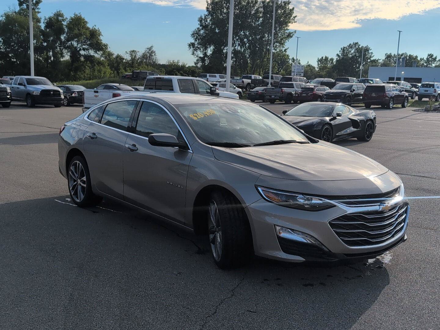 Used 2025 Chevrolet Malibu LT FWD image 11