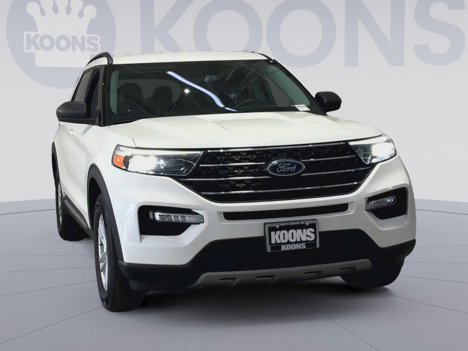 Used 2022 Ford Explorer XLT w/ Equipment Group 202A AWD/4WD image 4