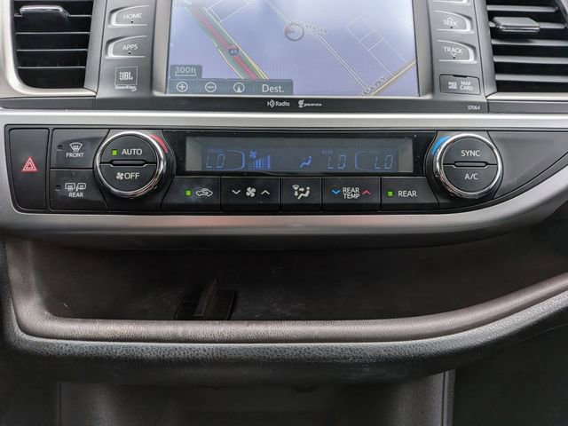 Used 2014 Toyota Highlander Limited FWD image 21