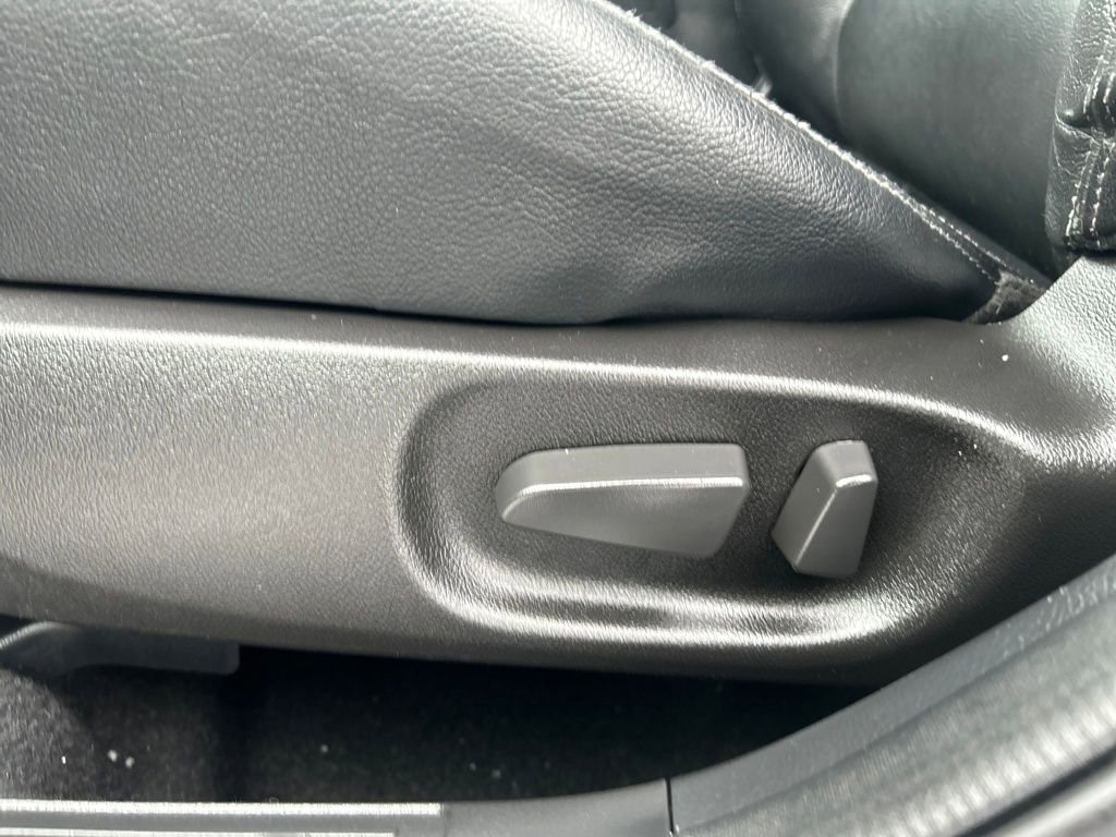 Used 2013 MAZDA MAZDA3 i Grand Touring image 20