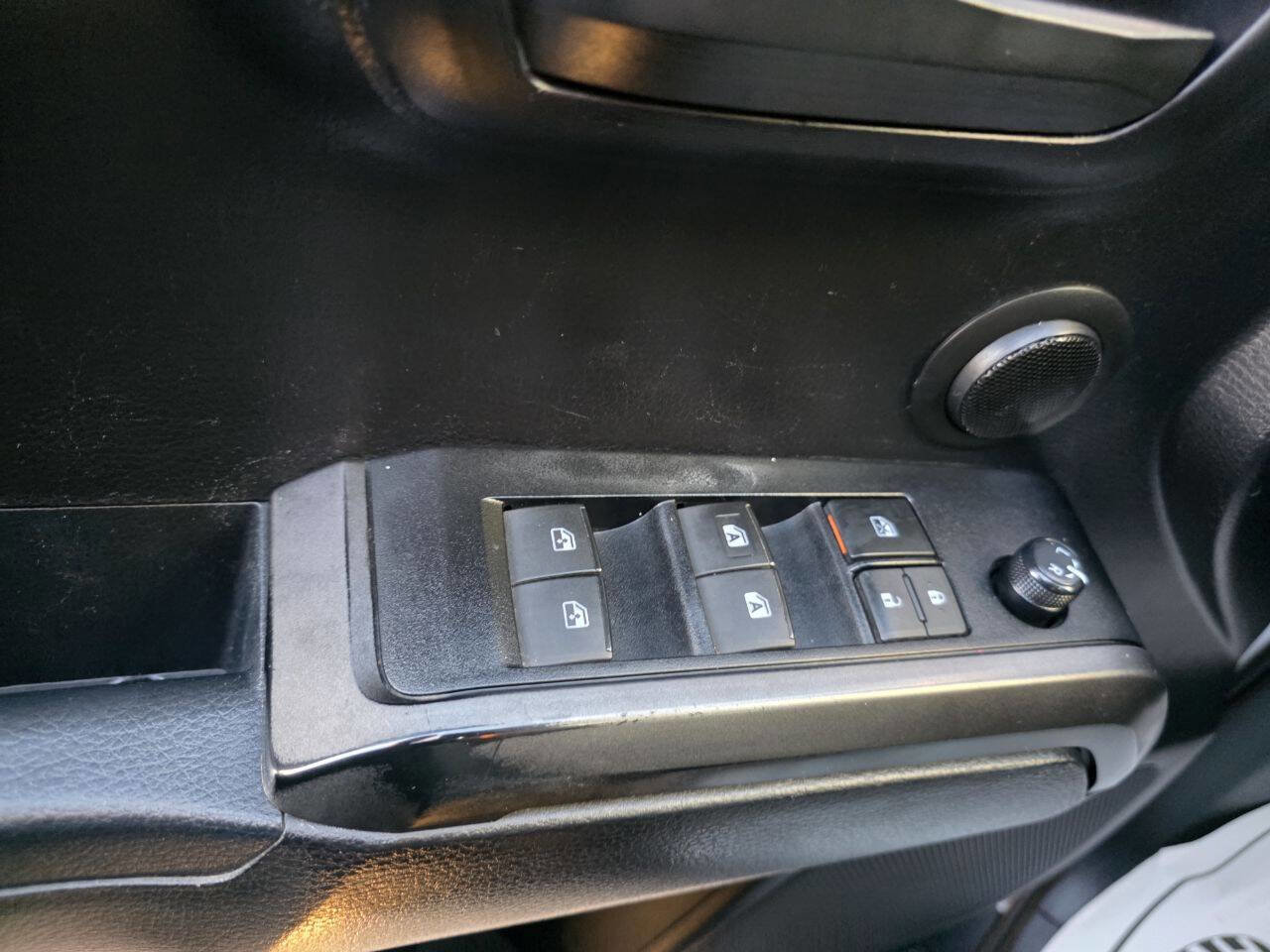 Used 2021 Toyota Tacoma TRD Sport w/ Technology Package image 10