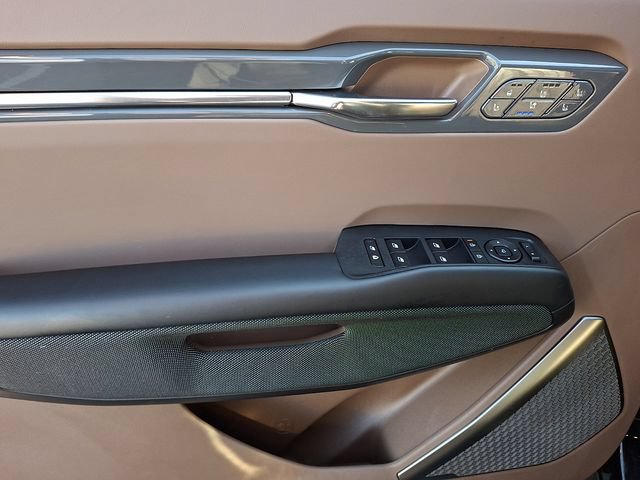 Used 2024 Kia EV9 GT-Line AWD/4WD image 13