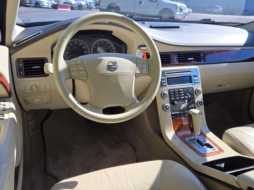 Used 2008 Volvo XC70 3.2 image 17