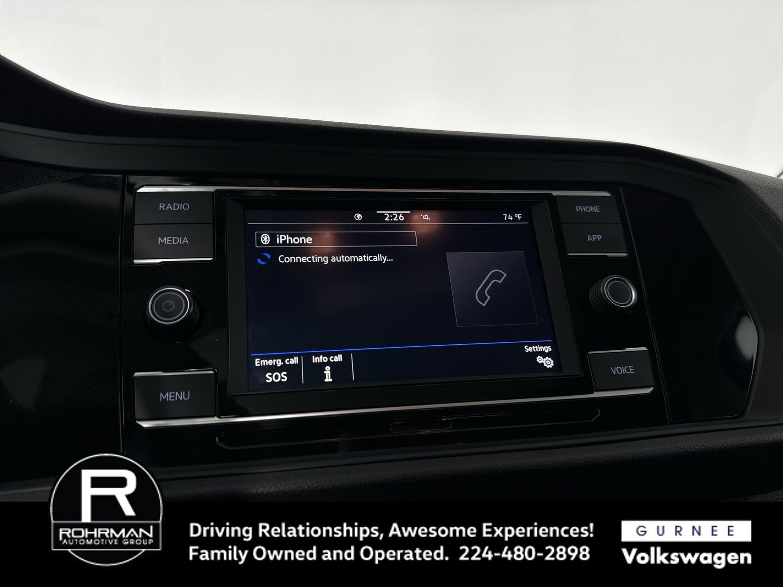 Used 2023 Volkswagen Jetta SE w/ Panoramic Sunroof Package image 6