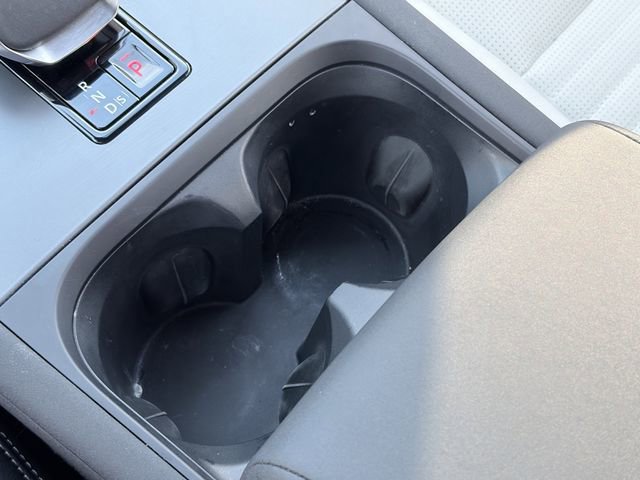 Used 2025 Land Rover Discovery Sport Dynamic SE image 16