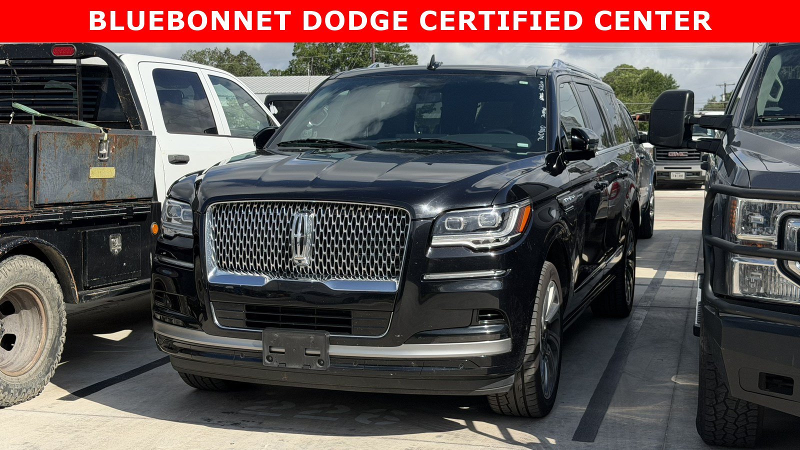 Used 2024 Lincoln Navigator L 4WD image 11