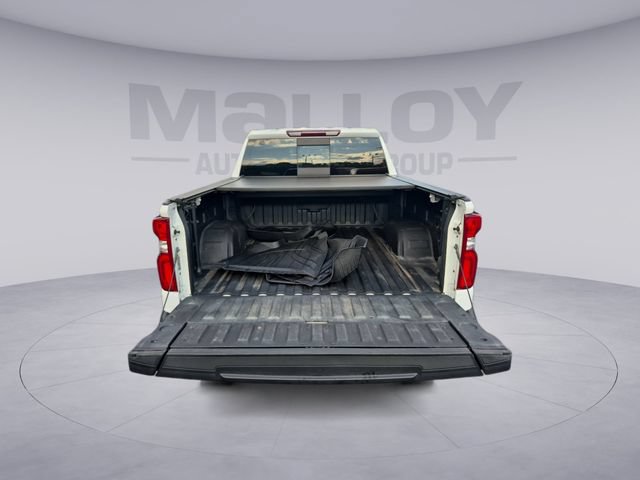 Certified 2022 Chevrolet Silverado 1500 RST w/ Redline Edition AWD/4WD image 19