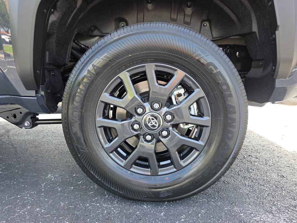 New 2026 Toyota 4Runner SR5 AWD/4WD image 19