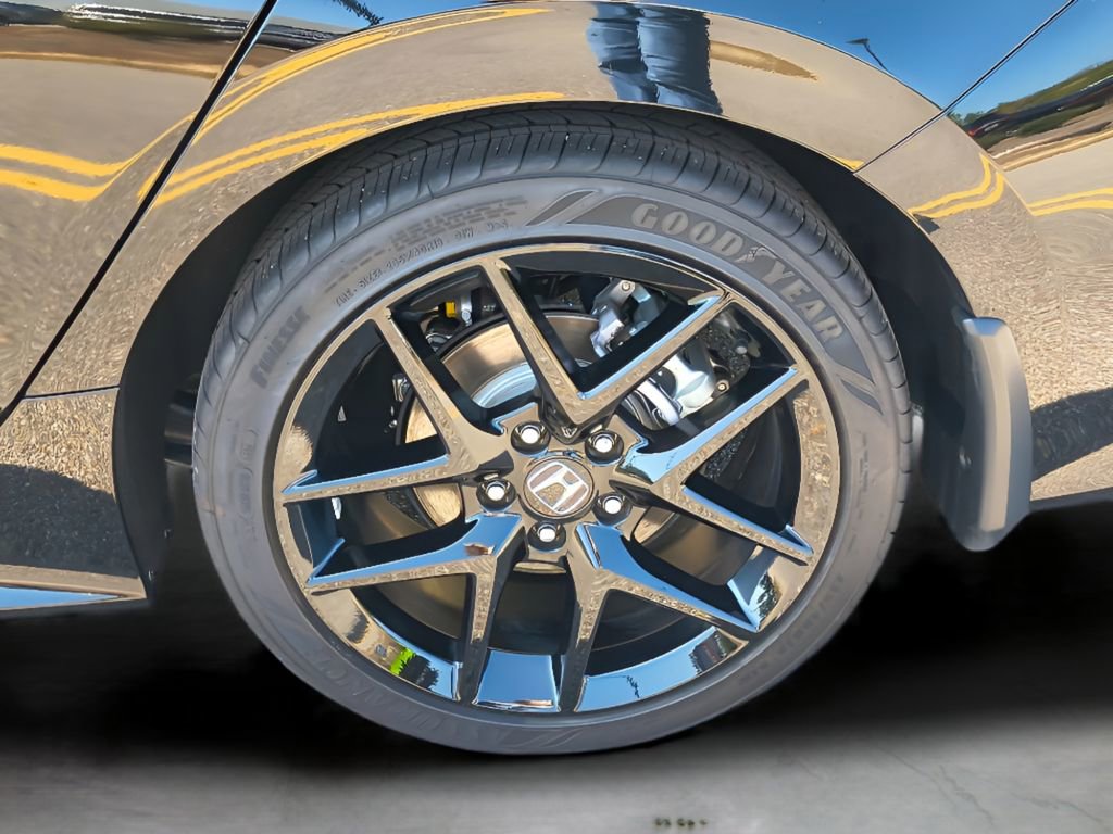 Used 2025 Honda Civic Sport image 3