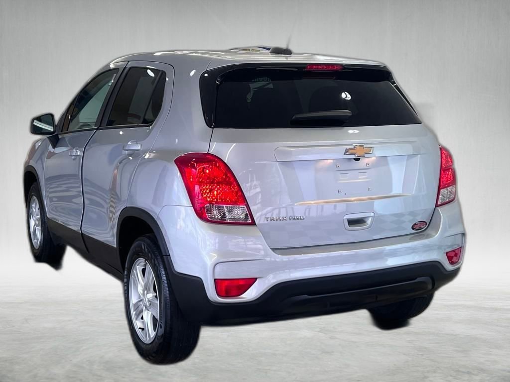 Used 2022 Chevrolet Trax LS w/ Tint and Cruise Package image 5