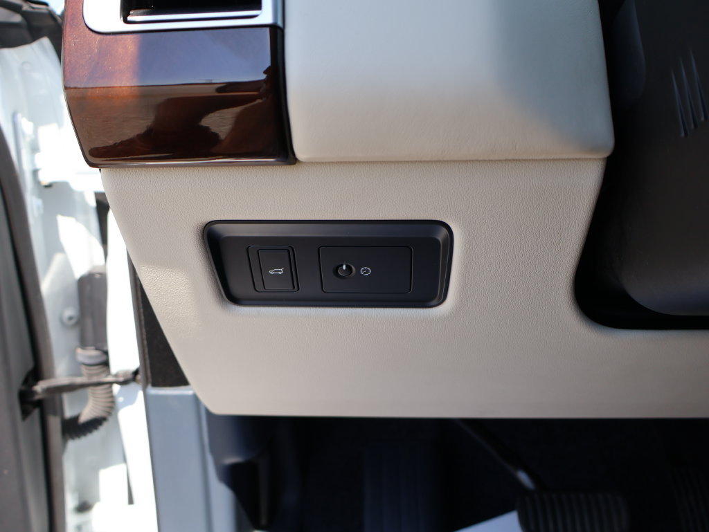 Used 2019 Land Rover Range Rover Long Wheelbase Supercharged AWD/4WD image 36