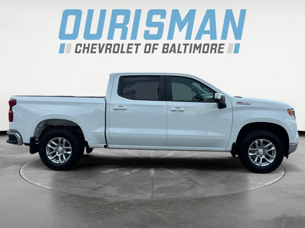 Used 2024 Chevrolet Silverado 1500 LT w/ Z71 Off-Road Package AWD/4WD image 7