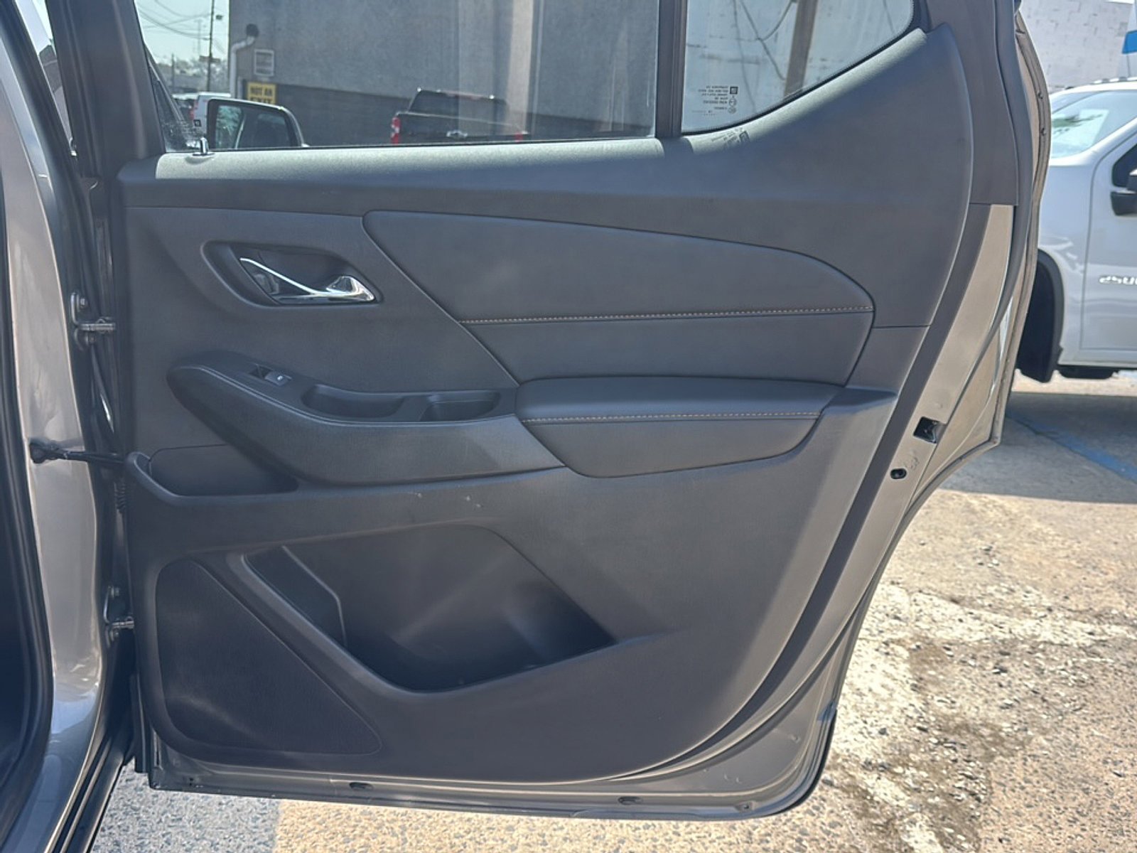 Used 2019 Chevrolet Traverse LT FWD image 25