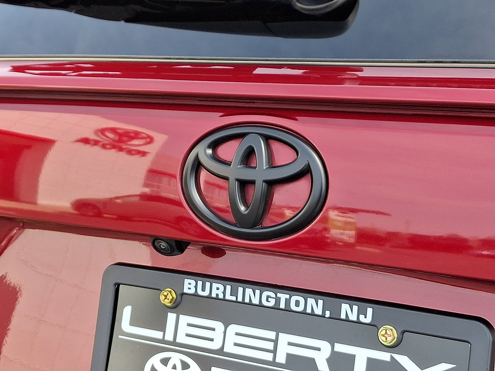 Used 2023 Toyota RAV4 XLE Premium image 31