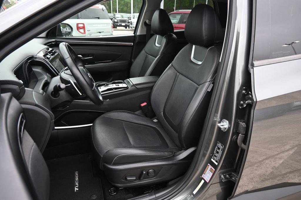 Used 2022 Hyundai Tucson Limited w/ Cargo Package image 16