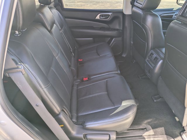 Used 2014 Nissan Pathfinder Platinum w/ Platinum Premium Package image 18